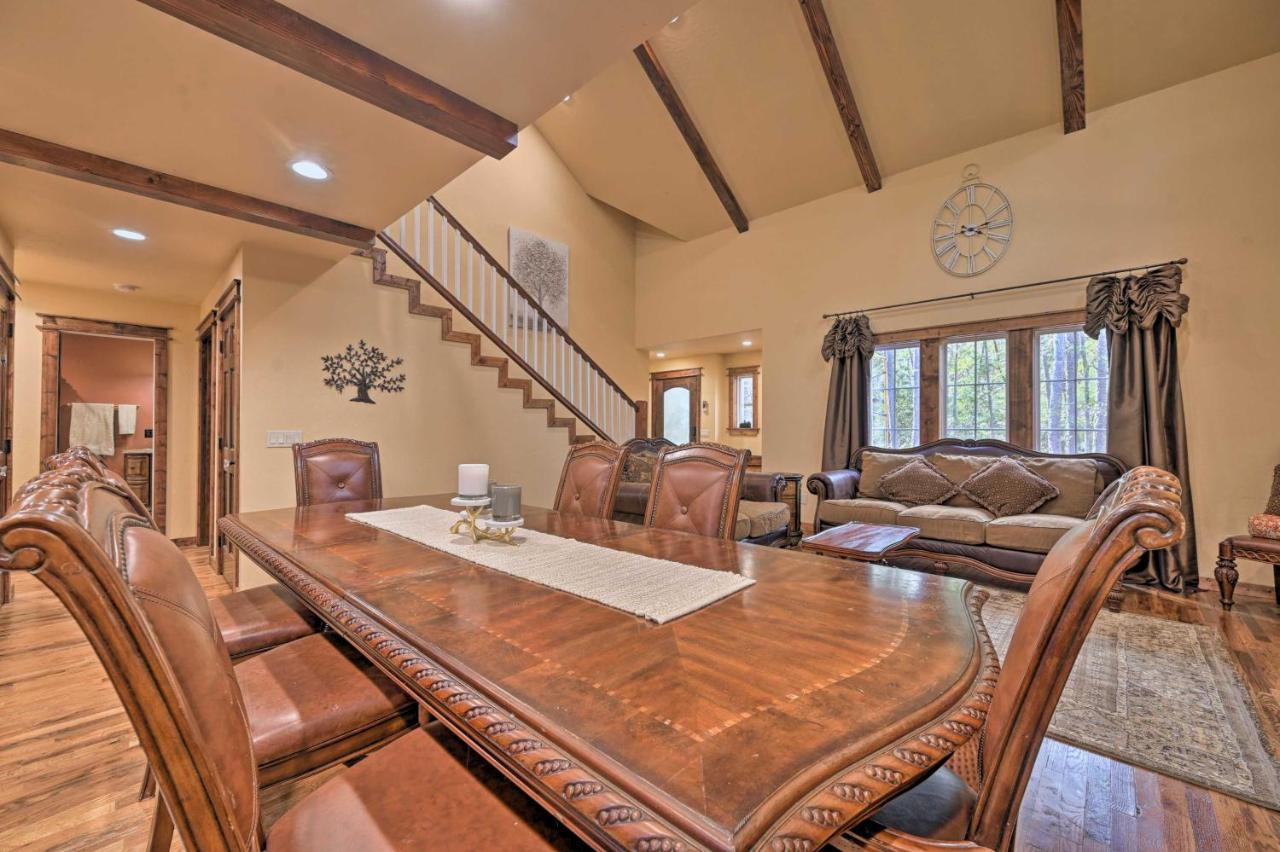 Tudor-Style Broken Bow Cottage With Hot Tub And Decks! Stephens Gap Eksteriør billede