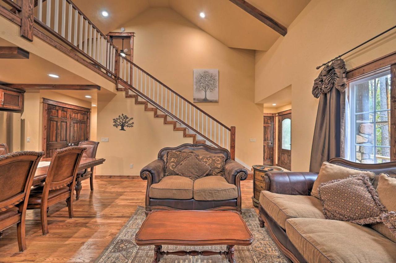 Tudor-Style Broken Bow Cottage With Hot Tub And Decks! Stephens Gap Eksteriør billede
