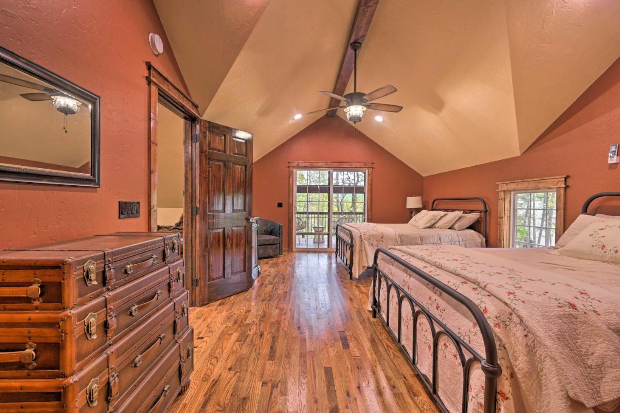 Tudor-Style Broken Bow Cottage With Hot Tub And Decks! Stephens Gap Eksteriør billede
