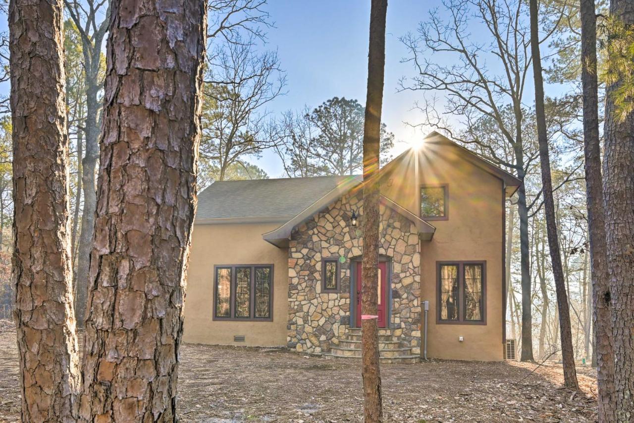 Tudor-Style Broken Bow Cottage With Hot Tub And Decks! Stephens Gap Eksteriør billede