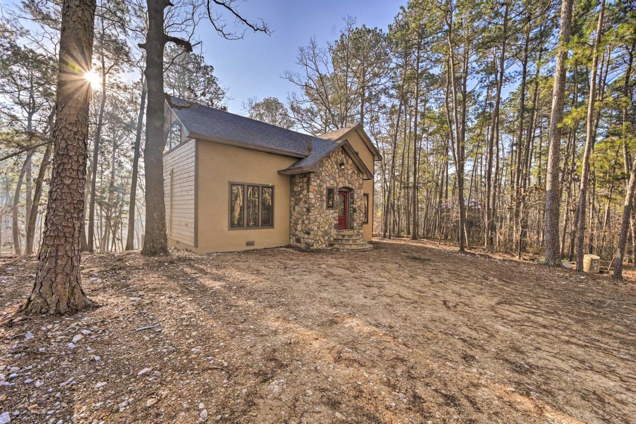 Tudor-Style Broken Bow Cottage With Hot Tub And Decks! Stephens Gap Eksteriør billede