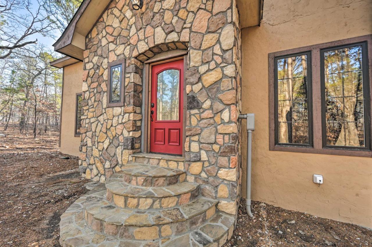 Tudor-Style Broken Bow Cottage With Hot Tub And Decks! Stephens Gap Eksteriør billede